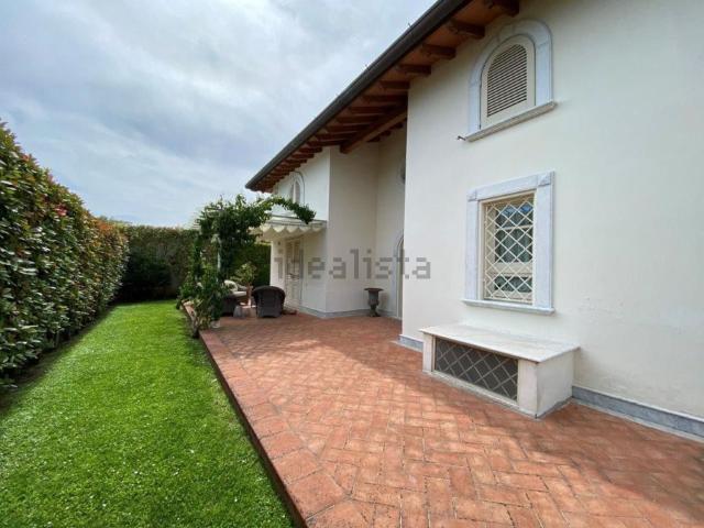Case e ville in vendita di 270 m² in Via XIX Settembre, 14