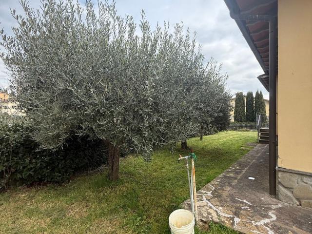 Case e ville in vendita di 270 m² in Viale Antonio Gramsci