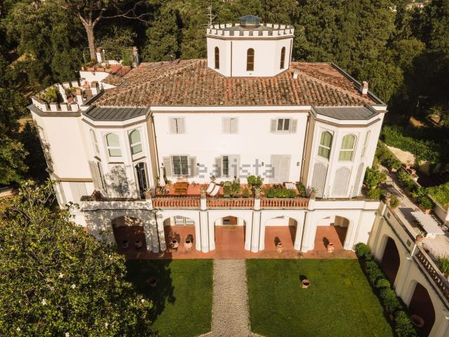 Case e ville in vendita di 270 m² in Viale michelangiolo