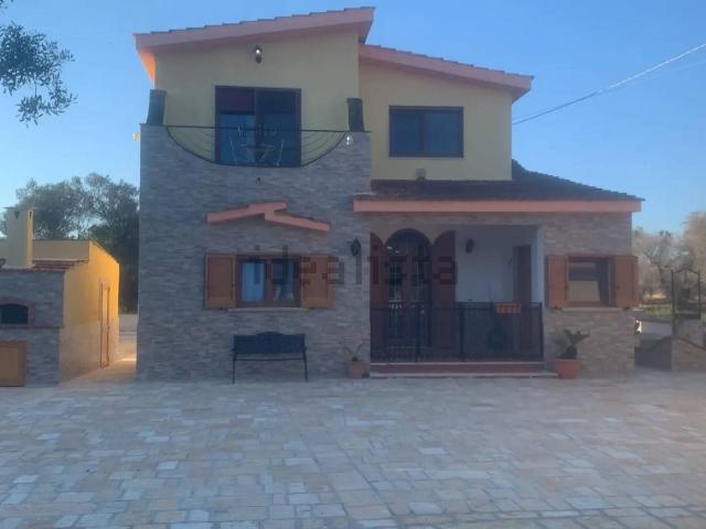 Case e ville in vendita di 270 m² in Contrada Gaeta Piccolo