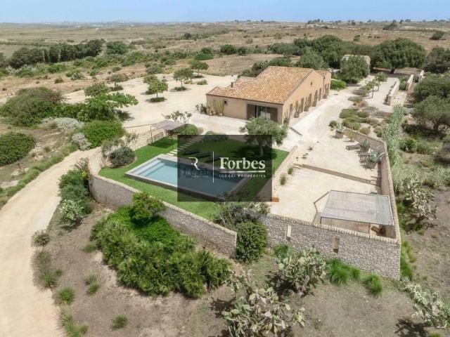 Case e ville in vendita di 270 m² in Contrada Pagliarello