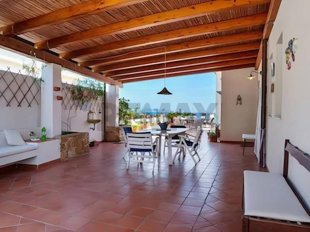 Case e ville in vendita di 270 m² in Contrada Pezzagrande