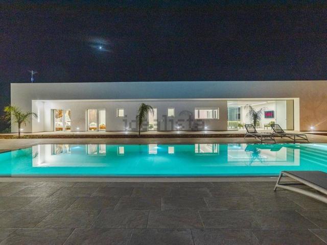 Case e ville in vendita di 270 m² in Contrada Sierri
