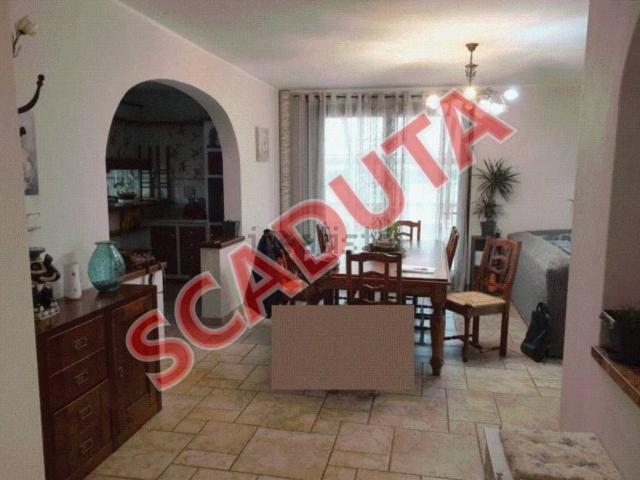 Case e ville in vendita di 270 m² in Strada Camerone