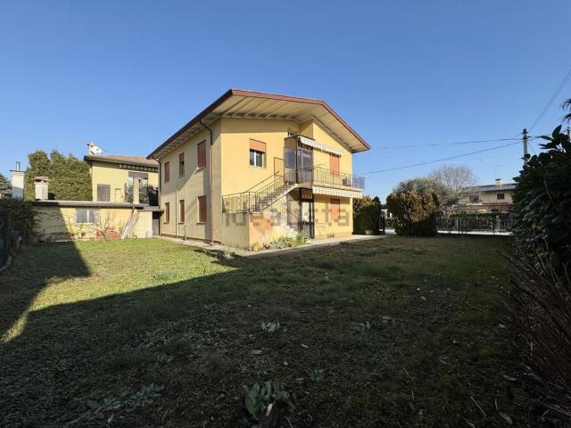 Case e ville in vendita di 271 m²