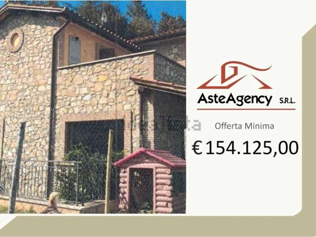 Case e ville in vendita di 271 m² in Via Nettuno
