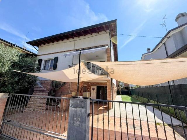 Case e ville in vendita di 271 m² in Viale Carlo Pisacane, 96