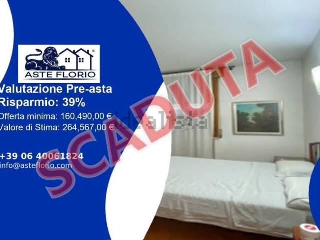 Case e ville in vendita di 271 m² in Strada Statale Sud