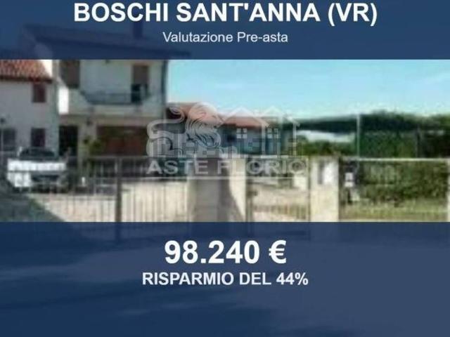 Case e ville in vendita di 272 m² in Via Caseggiato, 18