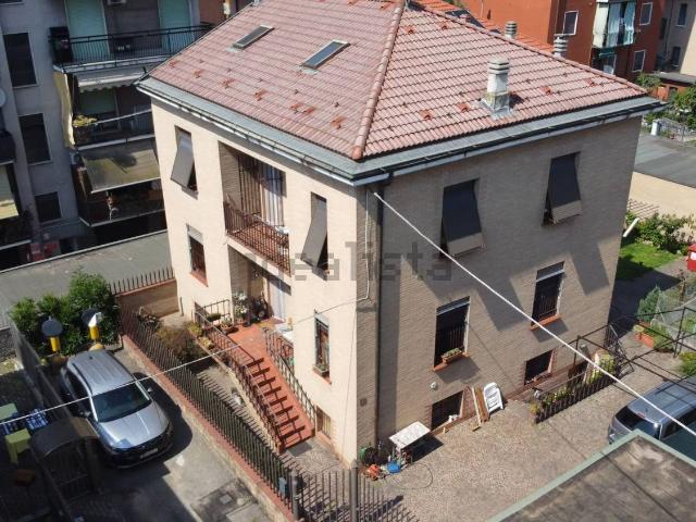 Case e ville in vendita di 272 m² in Via Privata Monti Vincenzo, 6