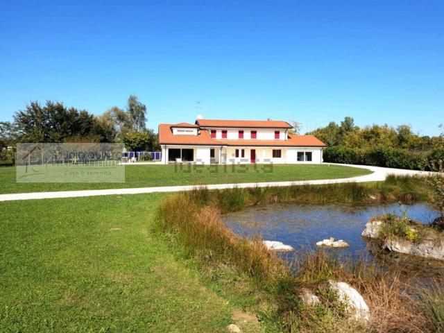 Case e ville in vendita di 273 m²