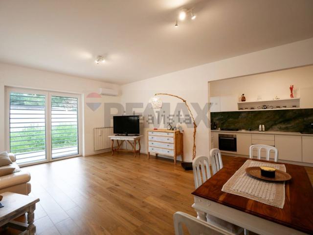 Case e ville in vendita di 273 m² in Via Luisi, 29
