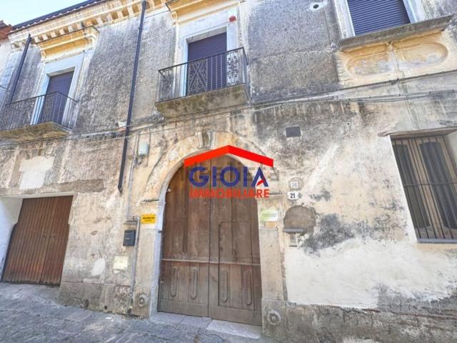 Case e ville in vendita di 273 m² in Via Principe Umberto, 39