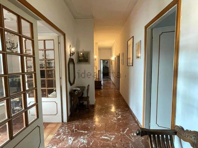 Case e ville in vendita di 273 m² in Via Quadrata