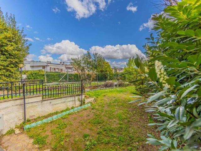 Case e ville in vendita di 273 m² in Via Romana