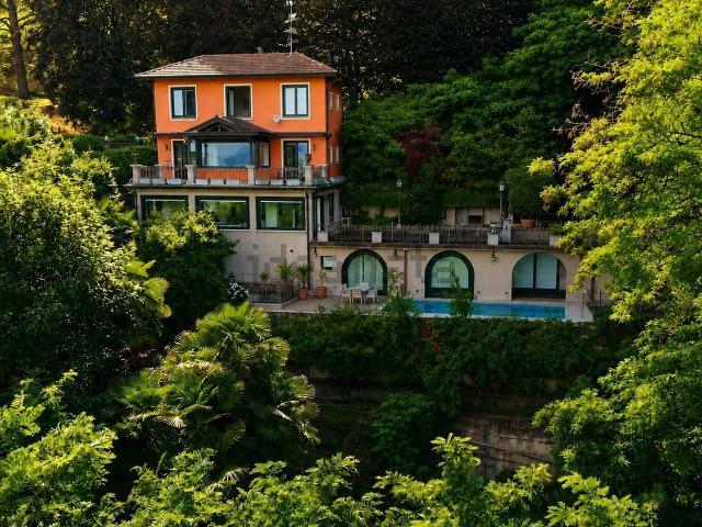 Case e ville in vendita di 274 m²