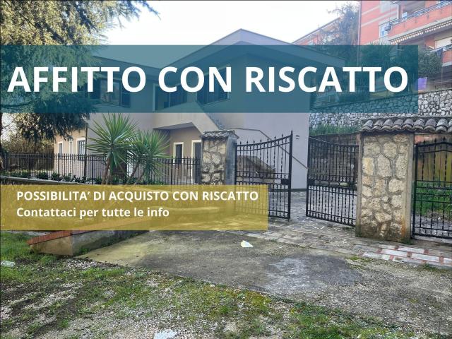 Case e ville in vendita di 274 m² in Via Aldo Moro