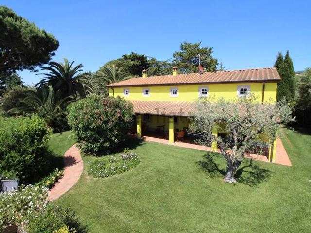 Case e ville in vendita di 274 m² in Via San Bartolo, 58