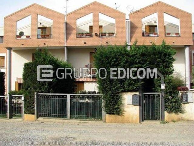 Case e ville in vendita di 274 m² in Località Salerno