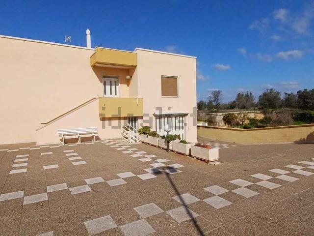 Case e ville in vendita di 275 m² in Via 168, 1
