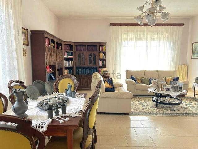 Case e ville in vendita di 275 m² in Via dei Corbezzoli, 1