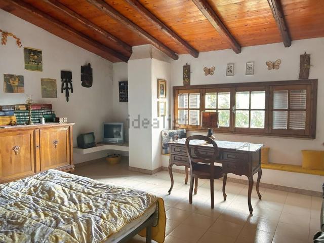Case e ville in vendita di 275 m² in Via dei Corbezzoli, 1
