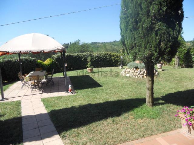 Case e ville in vendita di 275 m² in Via Mandorli, 78