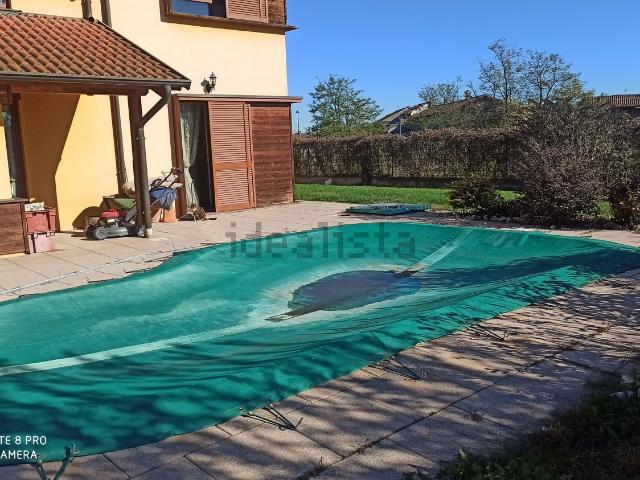 Case e ville in vendita di 275 m² in Via san Giovanni Bosco