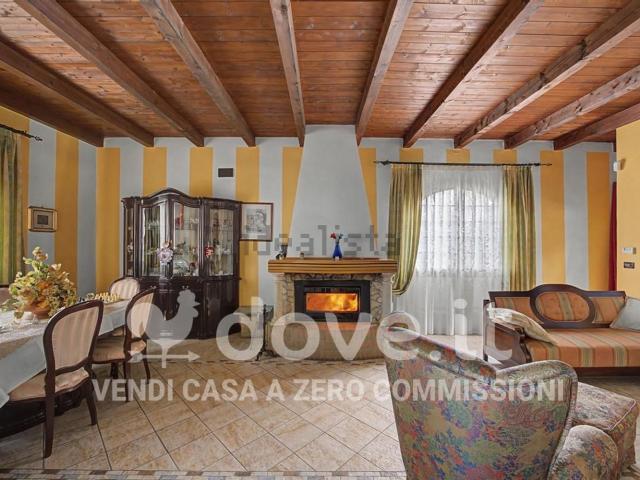 Case e ville in vendita di 275 m² in Via Triestina, 19