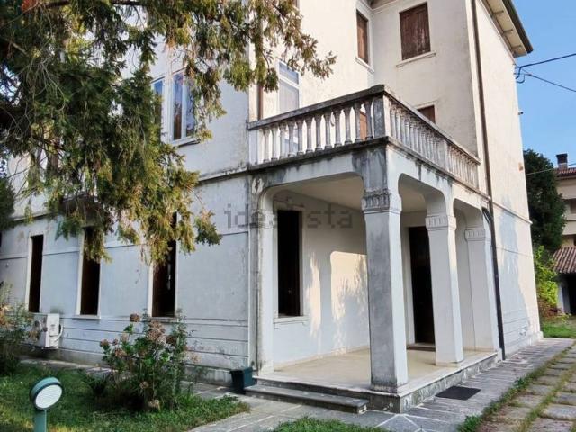 Case e ville in vendita di 275 m² in Viale Venezia