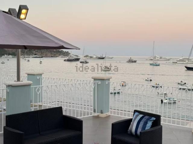 Case e ville in vendita di 275 m² in Lungomare IV Novembre