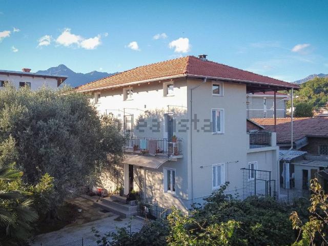 Case e ville in vendita di 275 m² in Strada Senza Nome