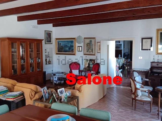 Case e ville in vendita di 275 m² in Strada Statale 89