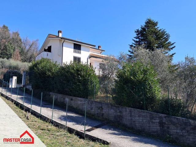 Case e ville in vendita di 276 m²