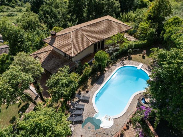 Case e ville in vendita di 276 m² in Via della Selva di Sopra