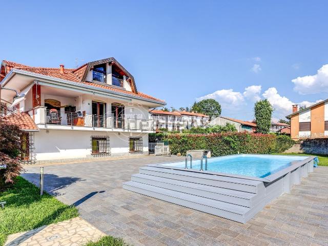 Case e ville in vendita di 276 m² in Via Sottoronco