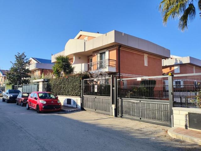 Case e ville in vendita di 276 m² in Via Stefano Morellina, 12