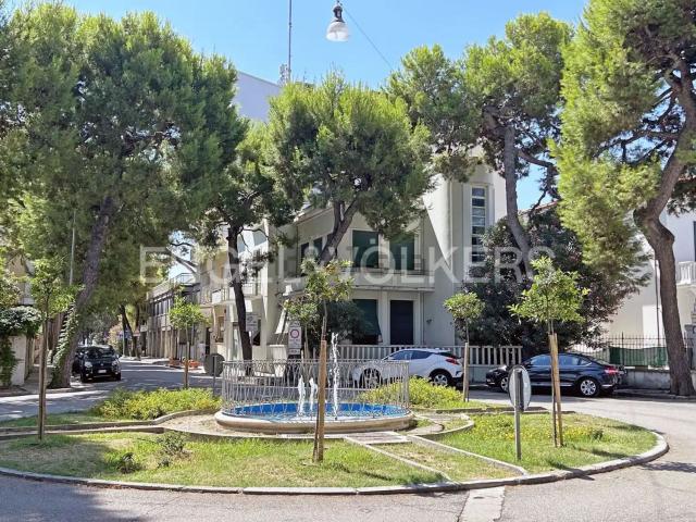 Case e ville in vendita di 276 m² in Viale della Vittoria