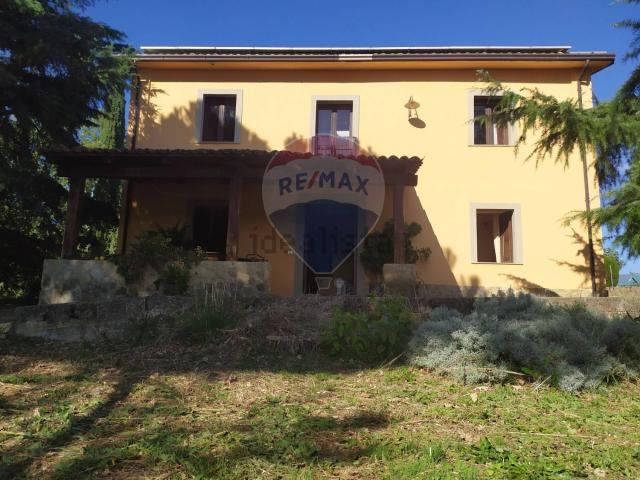 Case e ville in vendita di 277 m²