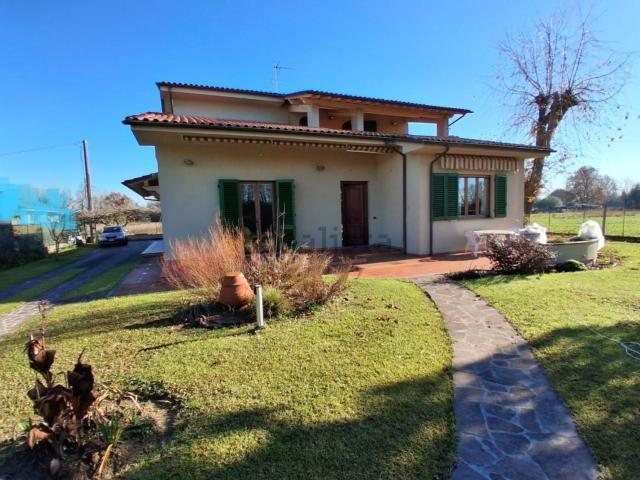 Case e ville in vendita di 277 m² in Via dell&apos  Isola