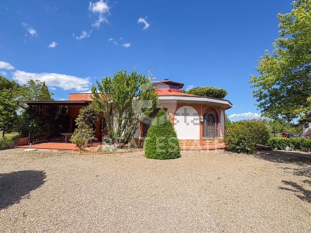 Case e ville in vendita di 277 m² in Via M. Sforza