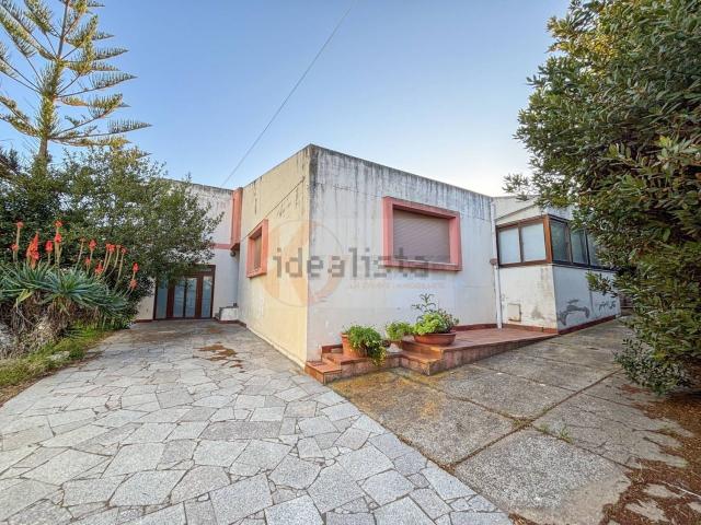 Case e ville in vendita di 277 m² in Vicolo Colonia Romana, 5