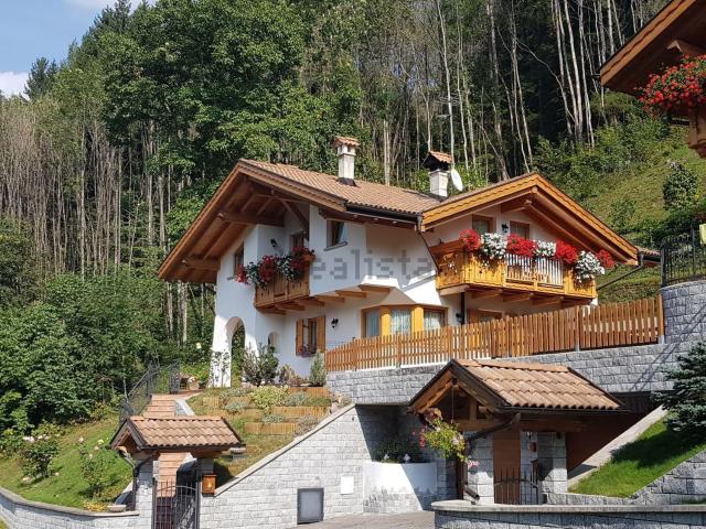 Case e ville in vendita di 278 m²