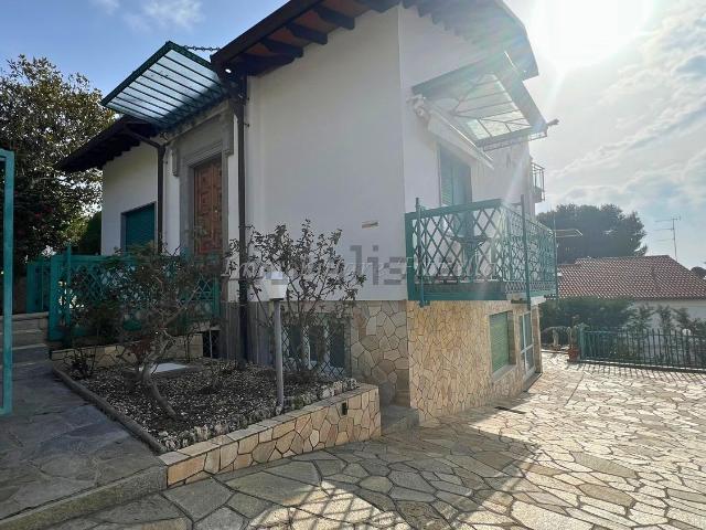Case e ville in vendita di 278 m²