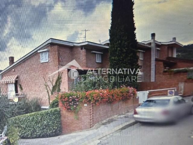 Case e ville in vendita di 278 m² in Via Niccolò Paganini