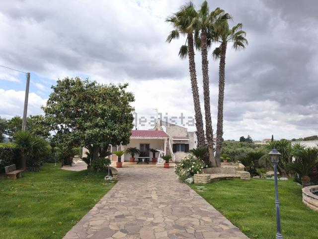 Case e ville in vendita di 278 m² in Contrada Antonelli