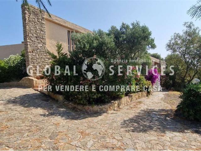 Case e ville in vendita di 278 m² in Località Milmegghio, 17