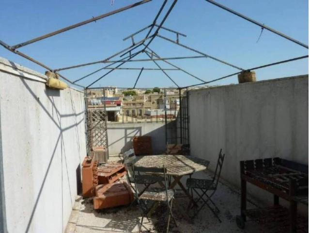 Case e ville in vendita di 279 m² in Via Cavour, 68