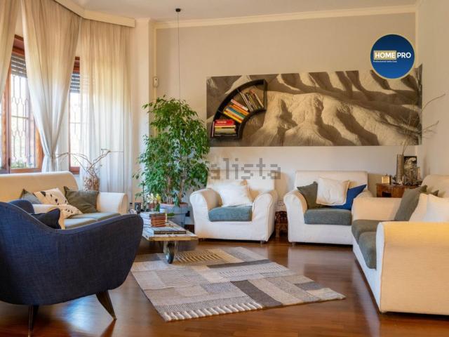 Case e ville in vendita di 279 m² in Via Sofocle