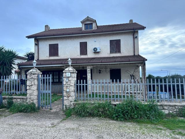 Case e ville in vendita di 279 m² in Contrada montetermiti, 11